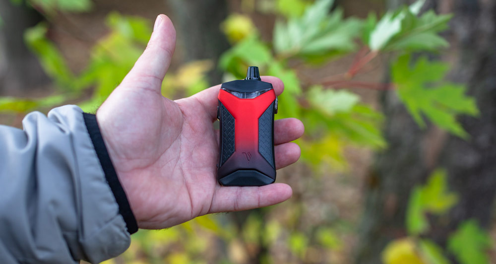 vaporesso-xiron-red-in-hands.jpg