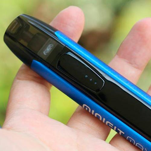 justfog-minifit-max-in-hands.jpg