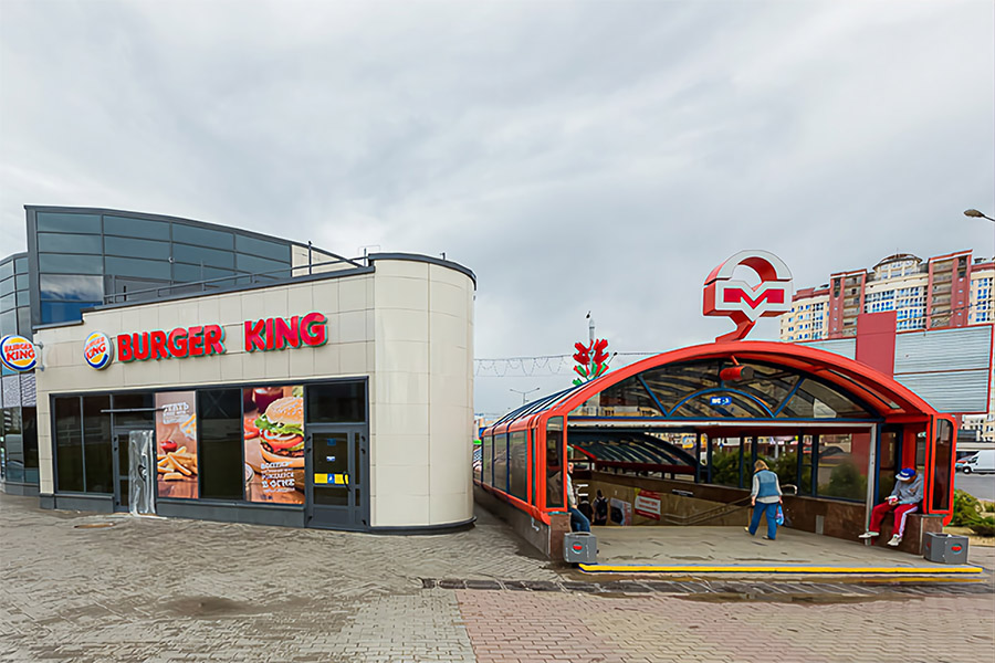 Вейп шоп в переходе метро Уручье