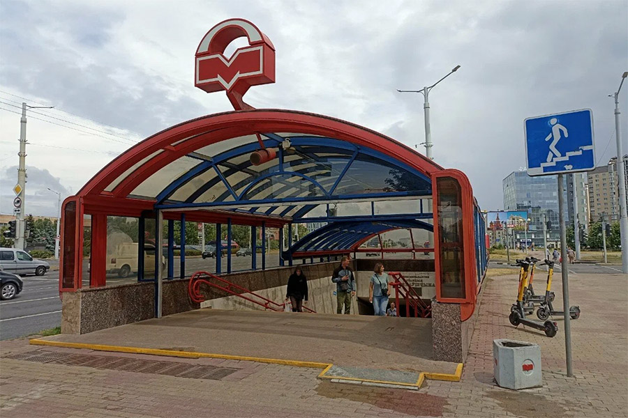 Вейп шопы в переходе метро Каменная горка